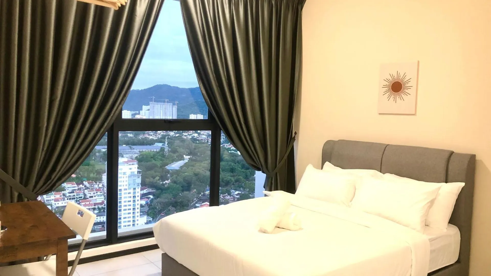Urban Suite Condominium By Blue Sky Holidays Jelutong Apartman