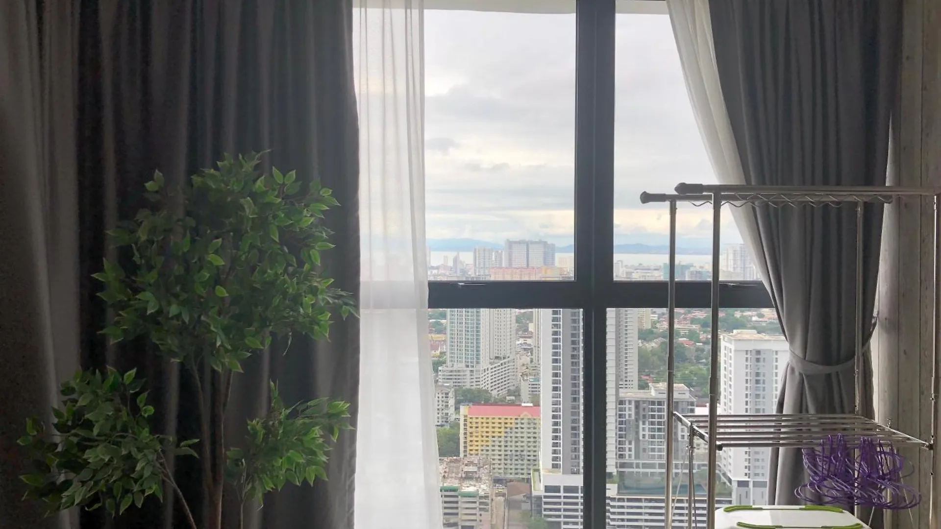 Urban Suite Condominium By Blue Sky Holidays Jelutong